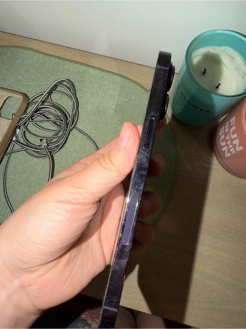Iphone 14 Pro Max - Fully functioning (damaged backside), includes box